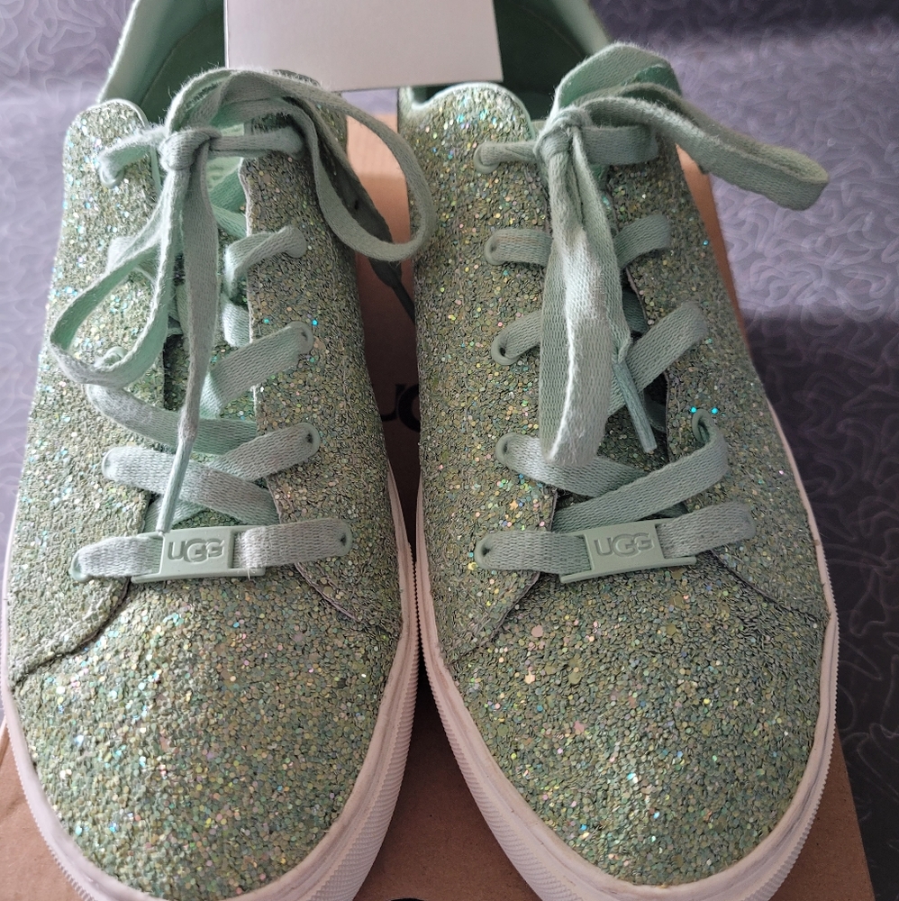 HTF Ugg Zilo Glitter tennis shoes. Sz 10 with box